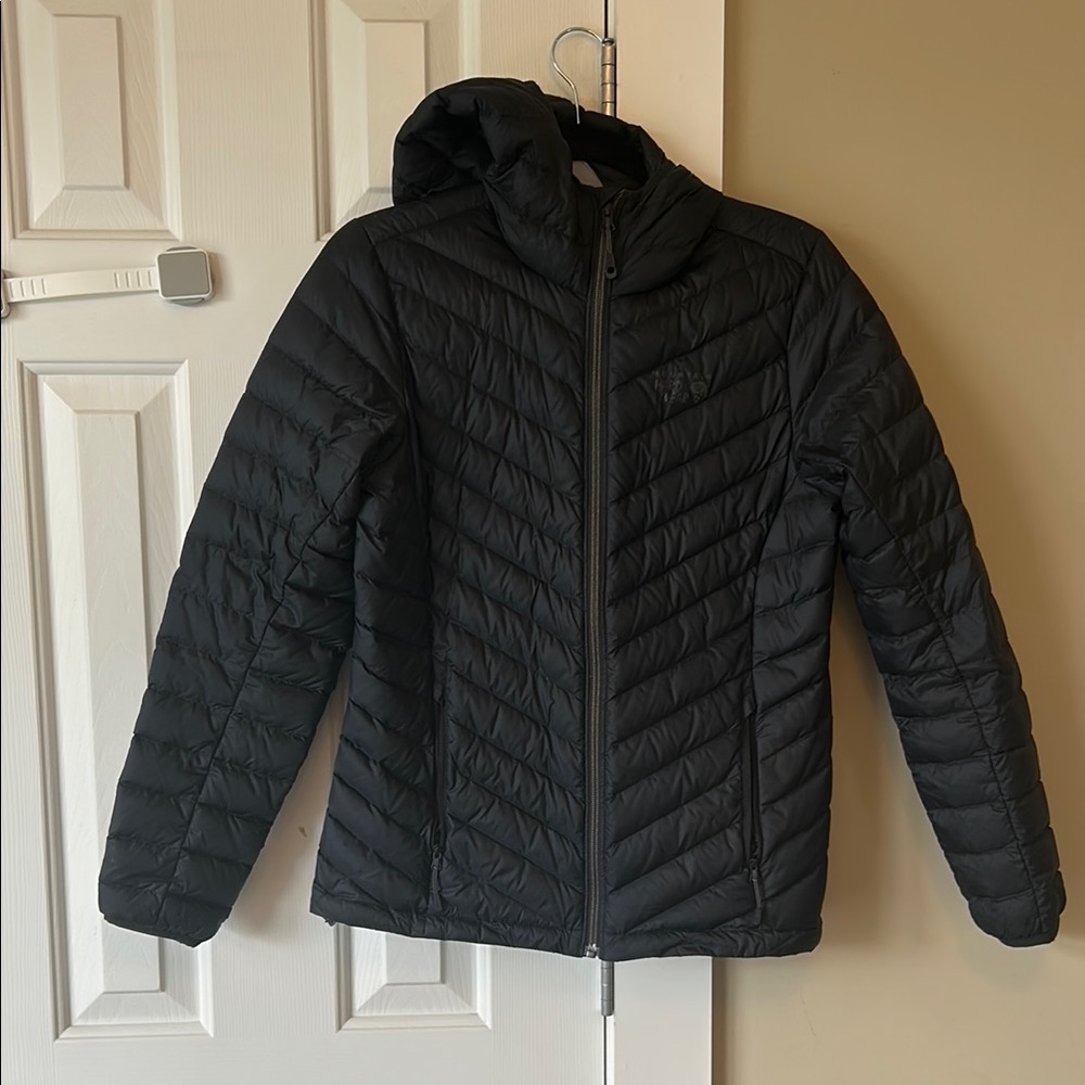 Mountain Hardwear Black Puffer Jacket with Chevron Quilting